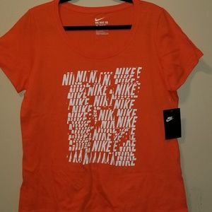 Nike Women’s Size XL The Nike Tee Shirt Athletic